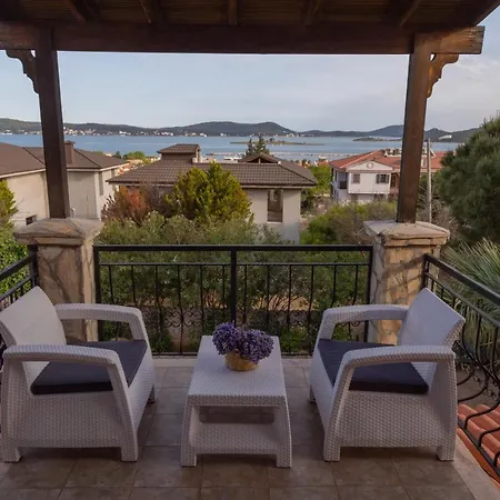 Cunda Sir Otel *